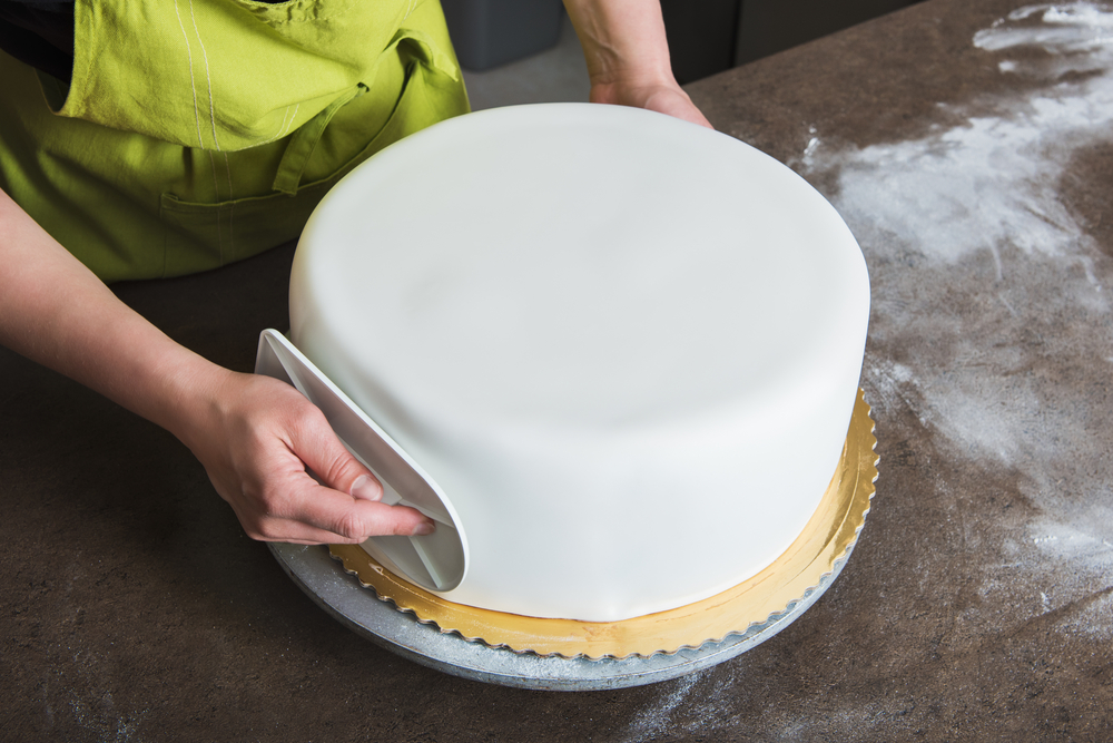bolo com pasta americana - decoração de bolos - assaí atacadista