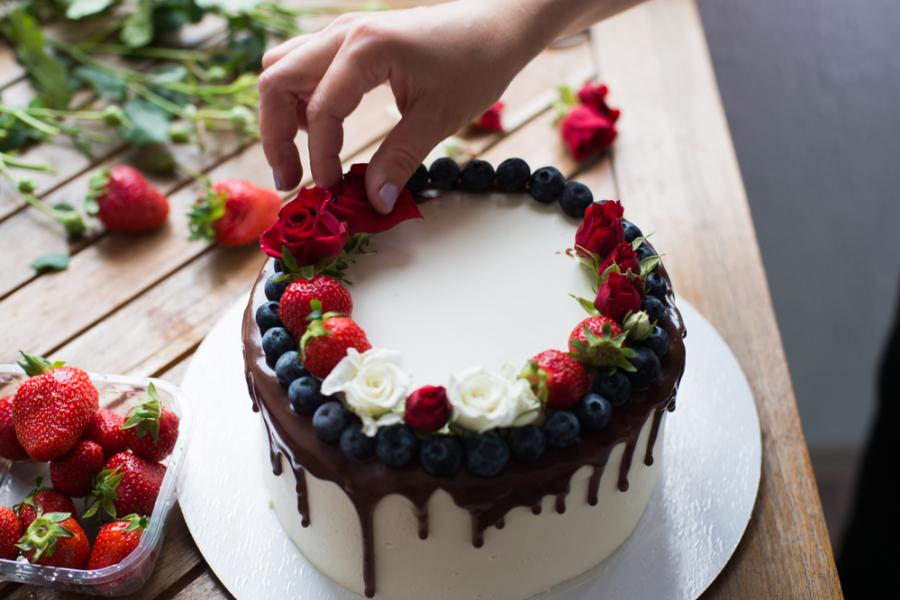 Fotos: Aprenda a decorar um bolo com pasta americana para festas