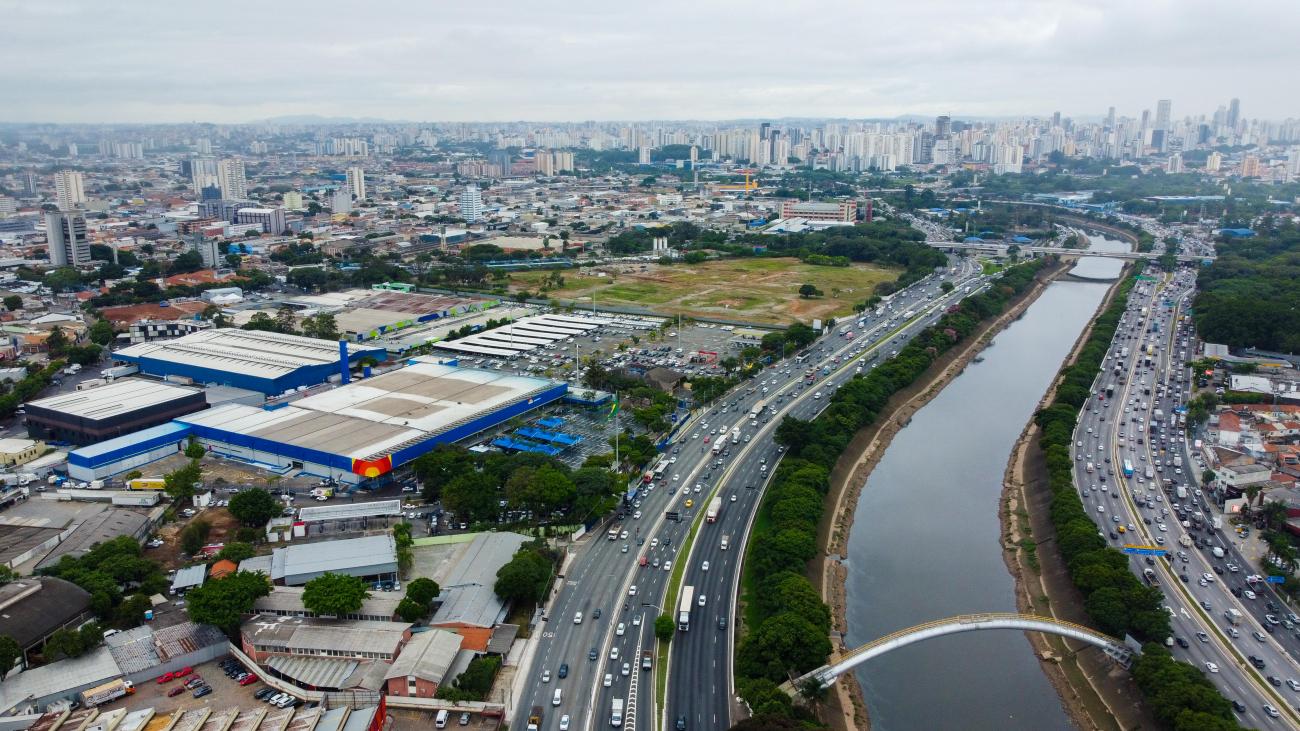 Unidade Vila Maria, inaugurada em 2024 em São Paulo (SP). No período, o Assaí concluiu o projeto de conversão de hipermercados e se inseriu em regiões centrais dos grandes centros urbanos brasileiros (Divulgação/Assaí)