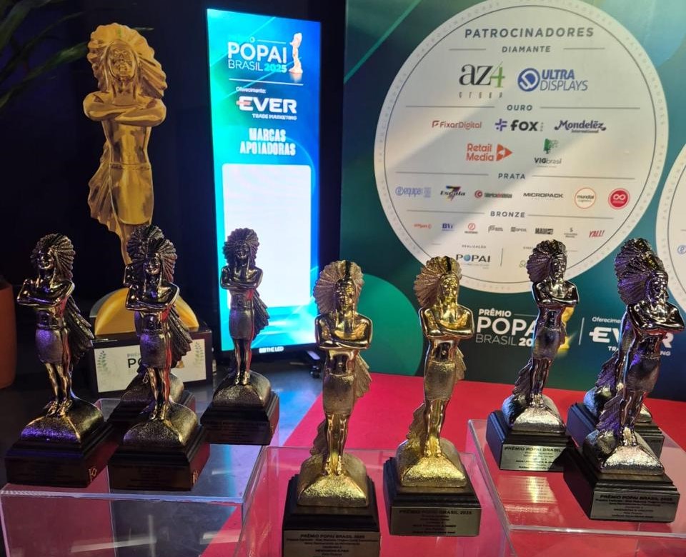 trófeus do Prêmio POPAI 2025-Assaí Atacadista